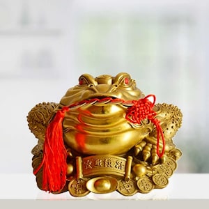 Wealth Traditional Frog Money, Toad Statue with Set of Five Lucky Charms, and Ancient Coins on Red String With Customized Gift Holder.