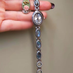 Vintage dameshorloge zilver met blauwgroene schelpinlays, ovale parelmoeren wijzerplaat – cadeau voor haar