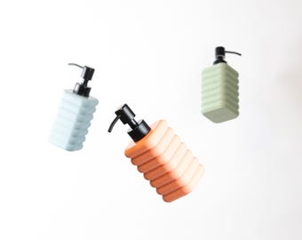 Soap dispenser | Plant-based | Colorful | Stainless steel pump head | Modern bathroom & kitchen accent | Bathroom accessory | Bathroom decor