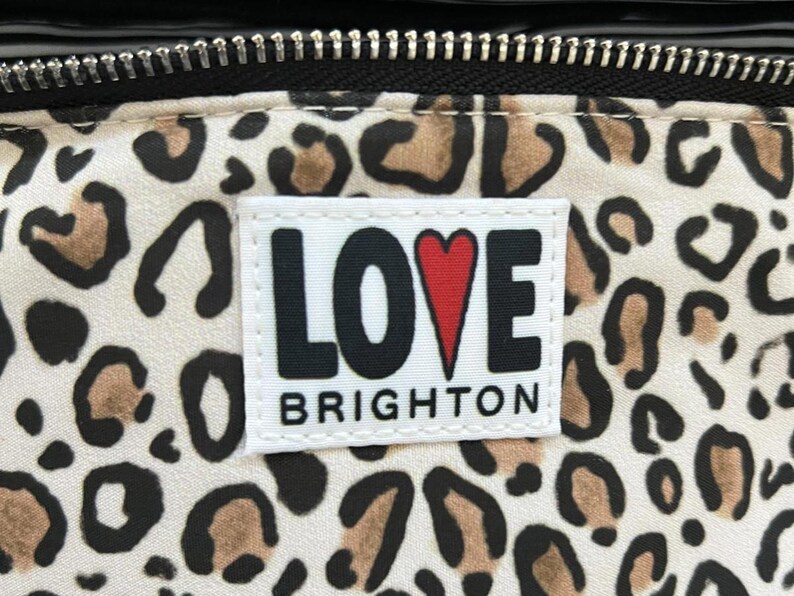 Brighton Love Leopard Print Crossbody Bag afbeelding 2
