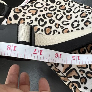 Brighton Love Leopard Print Crossbody Bag afbeelding 7