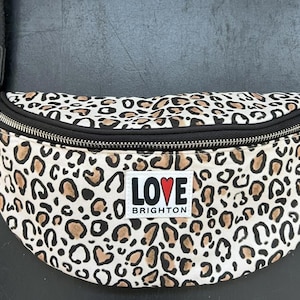 Brighton Love Leopard Print Crossbody Bag afbeelding 1