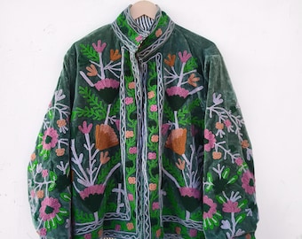 Chaqueta Suzani de terciopelo verde / Abrigo bohemio bordado a mano