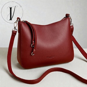 Handmade Leather Shoulder Bag – Elegant Structured Design, Spacious Interior, Adjustable Strap, Timeless and Chic, Perfect Gift for Her