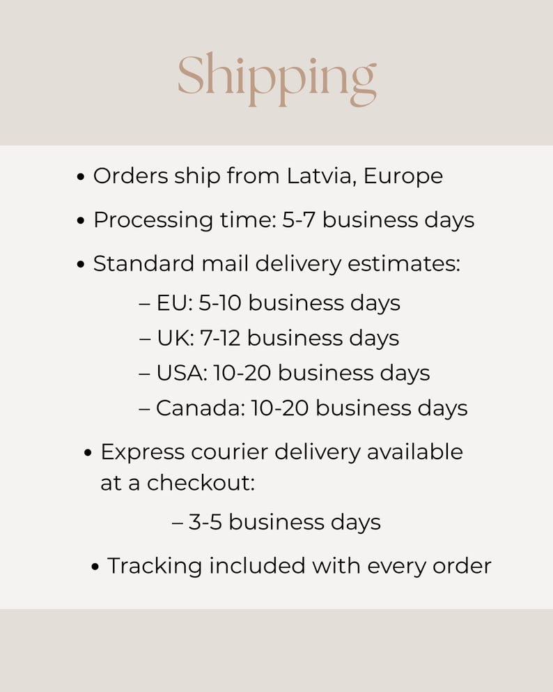 K&ouml;nnte beinhalten: Text "Shipping" auf cremefarbenem Hintergrund. Aufz&auml;hlungspunkte beschreiben die Auftragsbearbeitung und Lieferzeiten, einschlie&szlig;lich 5-7 Werktagen f&uuml;r die Bearbeitung und 5-10 Werktagen f&uuml;r die EU. Tracking ist enthalten.