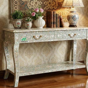 Consola con incrustaciones de nácar hecha a mano - Detalle de pasillo verde