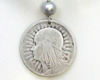 Silver Art Deco Polish coin. 1930s coin necklace. Art Deco woman. Eagle necklace. Antique silver coin necklace. Pearl necklace. Coin Jewelry