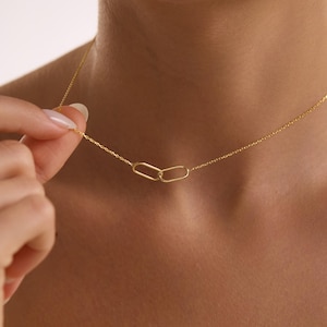 Gold Plated Linked Pendant Necklace, Dainty Infinity Necklace, Family Necklace, Interlocking Necklace, Christmas Gift for her, Mom Jewelry