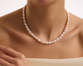 Gargantilla delicada de perlas de agua dulce, collar con colgante de perlas redondas, joyería de perlas con cadena de oro, joyería de boda, regalo de Navidad para ella.