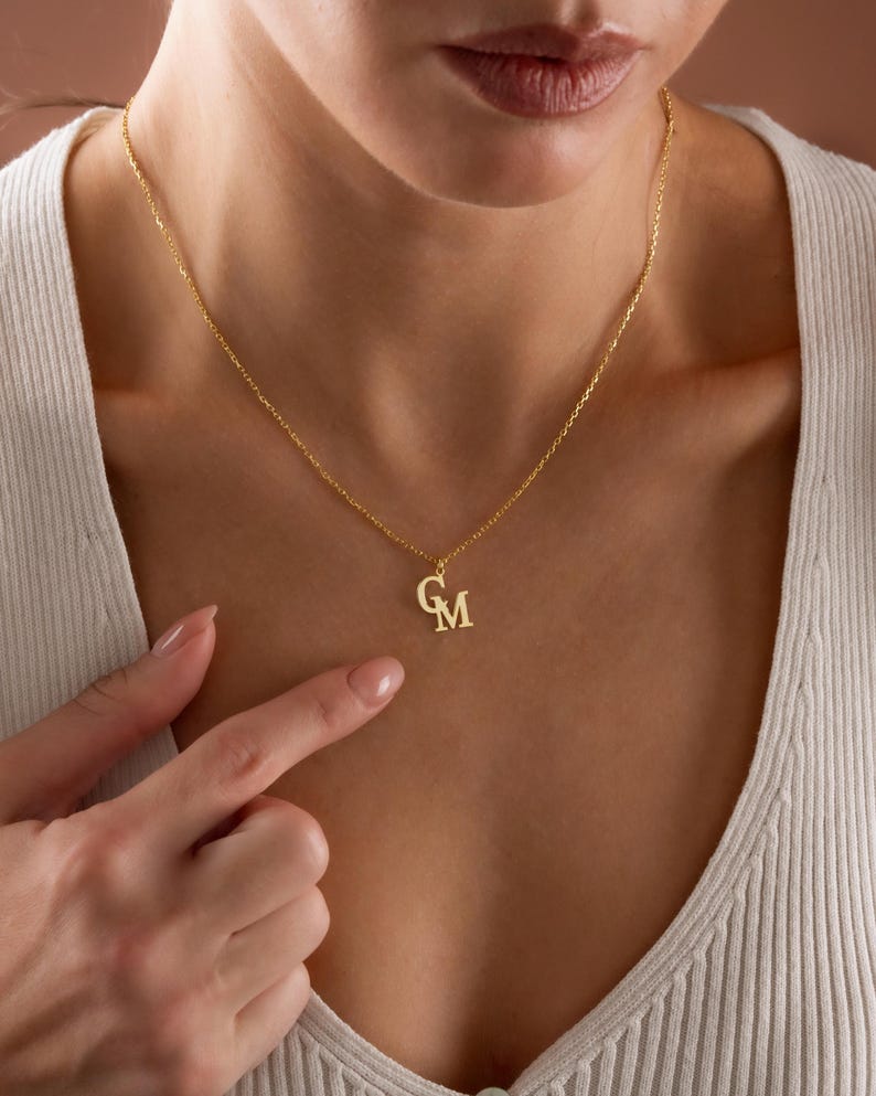 Paar Initial Halskette, ineinander greifende Initialen Halskette, personalisierte Doppel Buchstabe Schmuck, erste Charm Halskette, Weihnachtsgeschenk Bild 7
