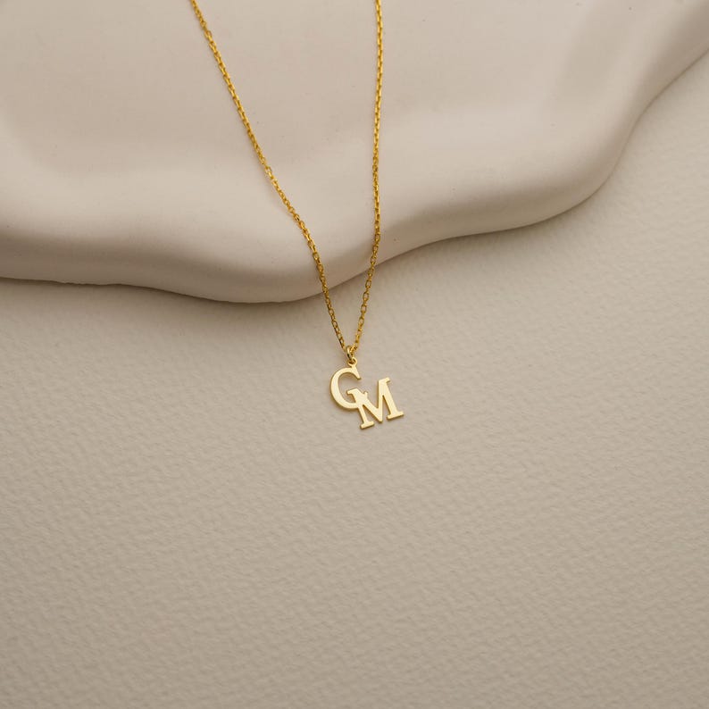 Paar Initial Halskette, ineinander greifende Initialen Halskette, personalisierte Doppel Buchstabe Schmuck, erste Charm Halskette, Weihnachtsgeschenk Bild 5
