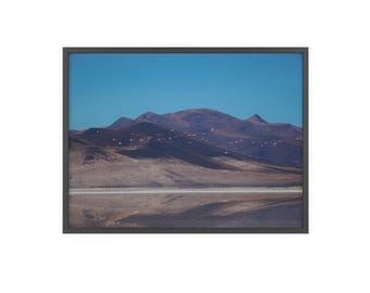 Poster mit Wüsten- und Berglandschaft