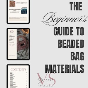 Op de afbeelding: Een digitale gids getiteld The Beginner's Guide to Beaded Bag Materials, met drie tabletschermen die tekst en afbeeldingen van kralentassen, kristallen kralen en een inhoudsopgave tonen. De branding bevat de tekst VS Vynesse Crystal Bags.