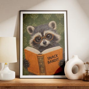 Impresión de un mapache leyendo un libro, arte mural con animales, decoración acogedora para el hogar, póster con ilustración de biblioteca, descarga digital