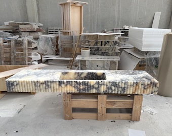 Lavabo grande de mármol Calacatta Viola acanalado: tocador de pared de lujo hecho a medida