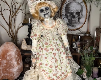 Boneca de porcelana assustadora - Elspeth