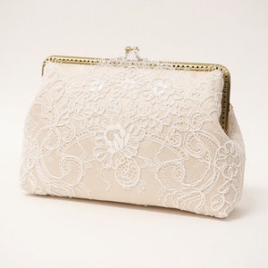 Champagne silk Ivory Lace Clutch / Wedding Party / Gift ideas / Formal Party / Bridal clutch / Bridesmaid Gifts Scallops Clutch