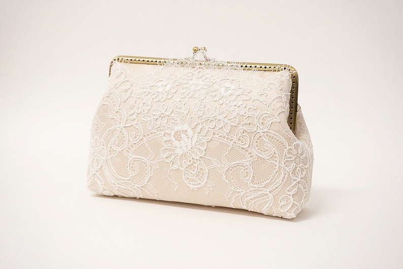 Champagne silk Ivory Lace Clutch / Wedding Party / Gift ideas / Formal Party / Bridal clutch / Bridesmaid Gifts Scallops Clutch