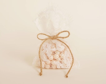 45 Lace wedding favor bags / vintage style wedding favor rustic wedding favor/barn weddings/beach weddings/baby shower