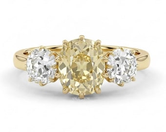 Edwardiansk ring med tre stenar i gult Old Mine-mönster från 1914-talet | CVD-diamantring med klostiftsinfattning | Trilogiring med labbdiamanter för henne