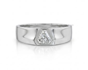 Anillo de compromiso para hombre con diamantes cultivados en laboratorio y corte de escudo moderno de la década de 2000 / Anillo de bodas con diamantes CVD solitario engastados al ras / Anillo de compromiso de oro macizo de 14 quilates para él