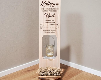 Geschenk zum Ruhestand – Personalisiertes Holzschild zum Renteneintritt mit Gravur & LED-Licht, Abschied Kollegin / Kollege, Teamgeschenk