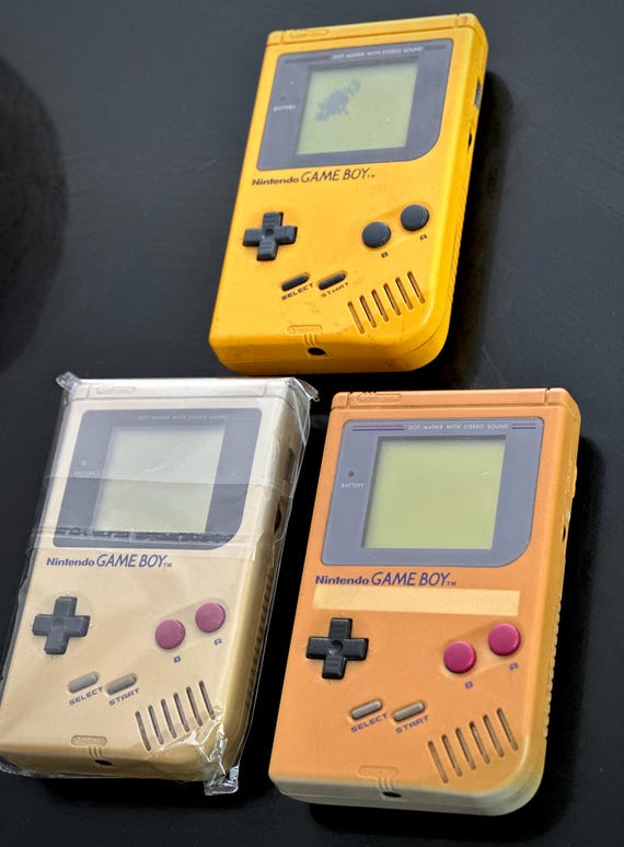 Vintage Nintendo Gameboy & Gameboy Color, 1990s Originals - Etsy