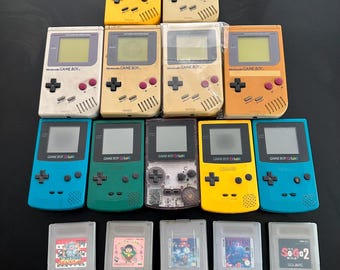 Nintendo GameBoy e GameBoy Color d'epoca, originali degli anni '90