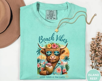 Comfort Colors® Beach Vibes-shirt, T-shirt met tropische Highland Cow, zomervakantie-print, Coastal Beach Lover-top