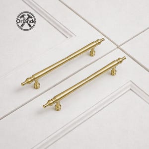 Romantiska franska skåphandtag till sovrumsdörrar / 96 mm och 128 mm hålavstånd i mässing / badrumsdörrhandtag