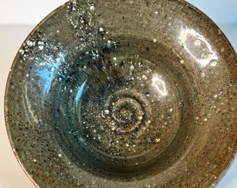 Vintage Artisan Green Bowl Handmade Studio Pottery ~ Signed M2  9”’ Diameter