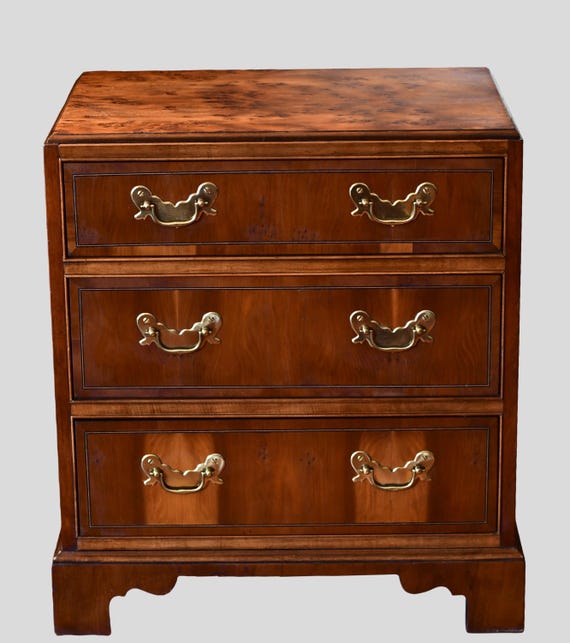 Vintage Baker Furniture Georgian Burled Wood & Mahogany Chest Of Drawers