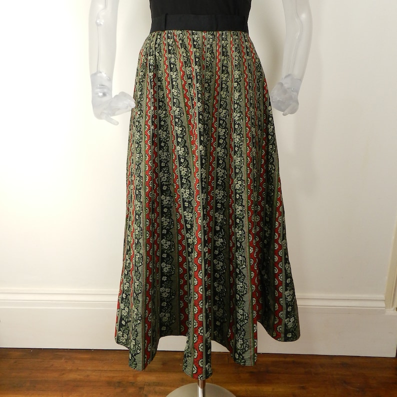 VINTAGE Folk SkirtGrey Red Floral Stripe Dirndl Skirt UK 10 Fr 38 Bohemian SkirtTyrolean skirt Winter Skirt Cotton Skirt Calf Length