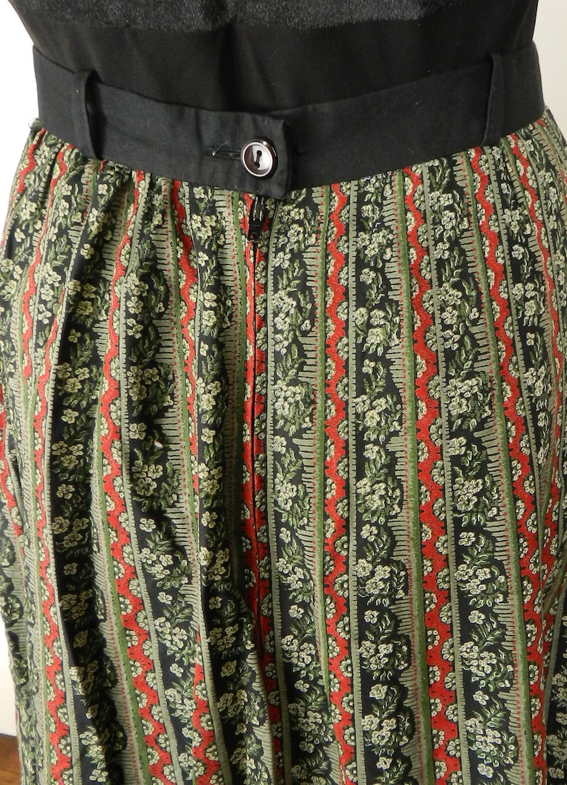 VINTAGE Folk SkirtGrey Red Floral Stripe Dirndl Skirt UK 10 Fr 38 Bohemian SkirtTyrolean skirt Winter Skirt Cotton Skirt Calf Length