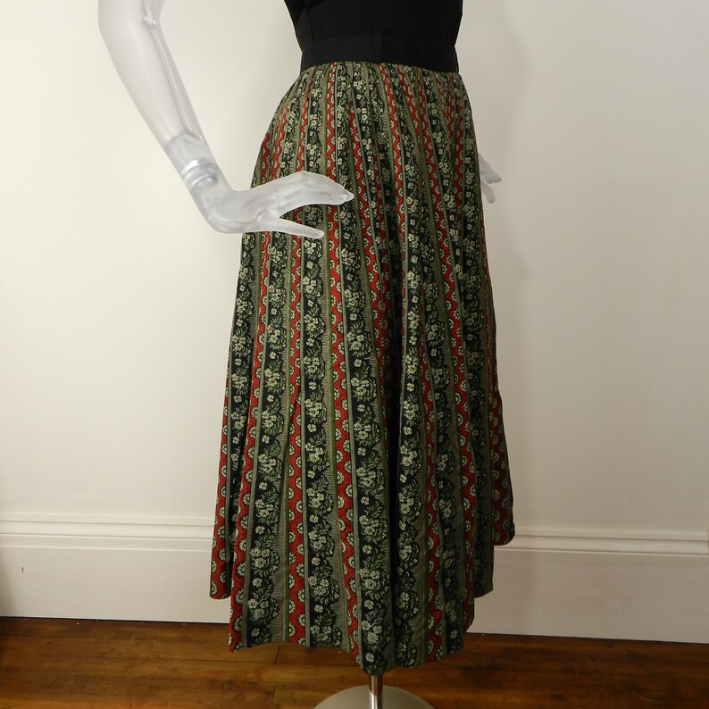 VINTAGE Folk SkirtGrey Red Floral Stripe Dirndl Skirt UK 10 Fr 38 Bohemian SkirtTyrolean skirt Winter Skirt Cotton Skirt Calf Length