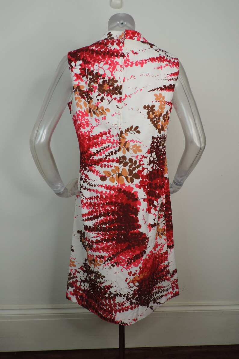 VINTAGE 1960s Dress /Retro White Red Floral Mini Dress / UK 14 Fr 42/ Funky / 60s dress/Retro Dress/Mod/Scooter Dress/Penny Collar image 5