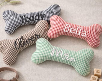 Juguete personalizado de hueso para perros con estampado de cuadros vichy, juguete para cachorros con nombre bordado a medida, juguete de hueso para perros hecho a mano, regalo para perros, regalo para cachorros recién nacidos para amantes de los perros.