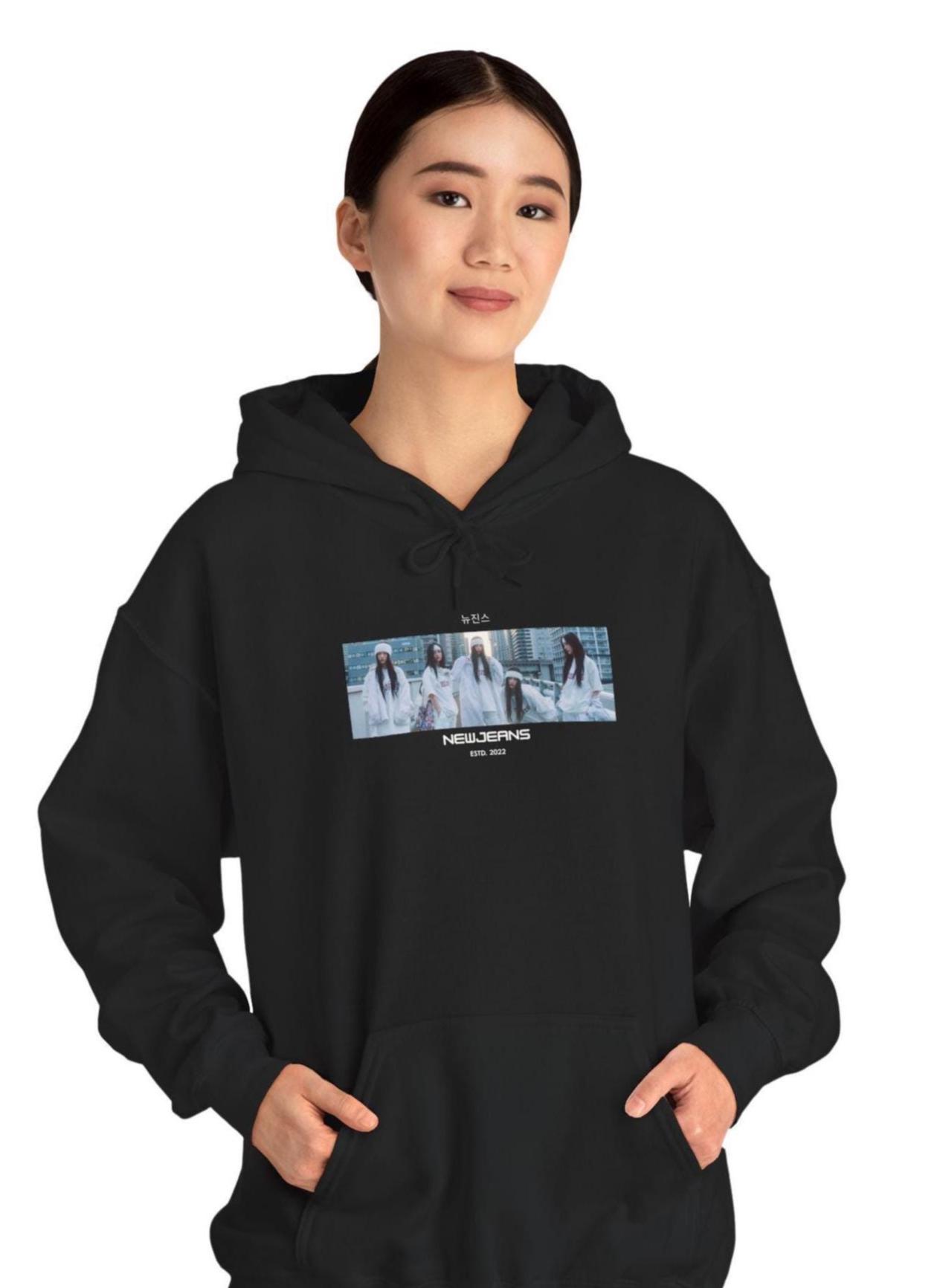 Comfy Newjeans Aura Graphic Hoodie | Black Ver. | K-pop New Jeans Fan ...