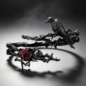 Adjustable Gothic Raven Red Rose Armlet, Copper Alloy Upper Arm Cuff, Witchy Occult Thorny Branch Statement Arm Jewelry for Women