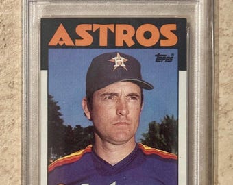 1986 TOPPS #100 Nolan Ryan PSA 8