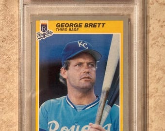 1985 FLEER #199 George Brett Kansas City Royals PSA 8
