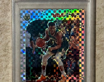 2019-20 Hoops Premium Stock Giannis Antetokounmpo #d/149 Premiun Box Prizm  PSA 9 Mint Milwaukee Bucks