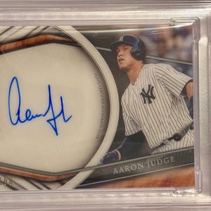 Aaron Judge Certified Autograph 2018 Topps Tribute 2nd Year Card 