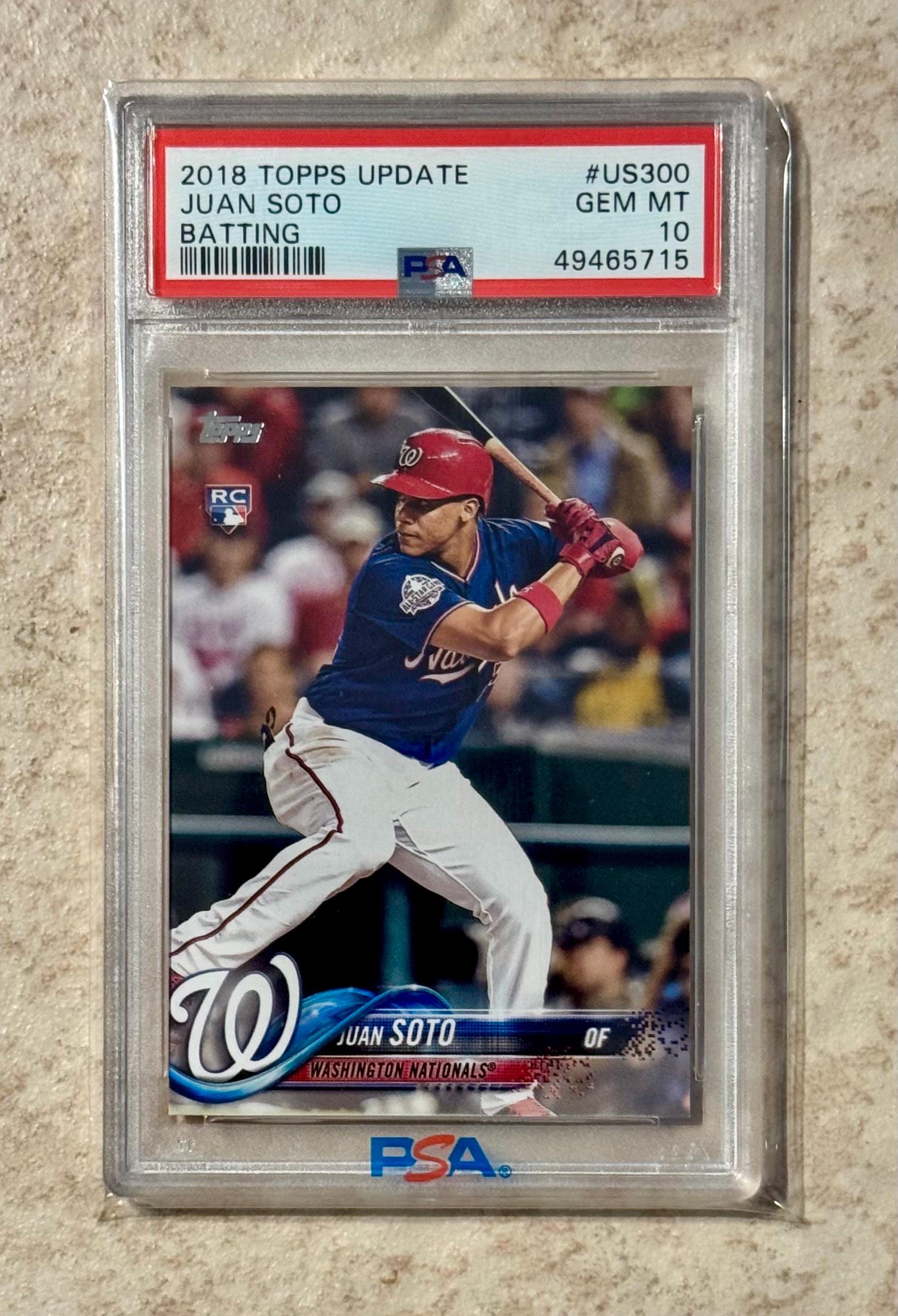 2018 Topps Update #US300 Juan Soto Batting Nationals RC Rookie PSA 
