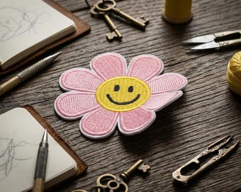 Pink Smiley Flower Embroidered Patch – Daisy Floral Badge for Jackets, Bags