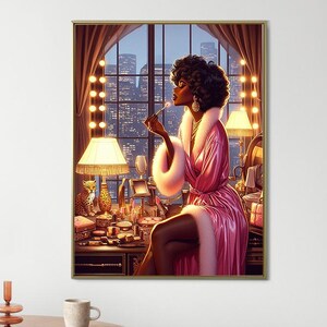 Peut inclure: Illustration artistique d'une femme en peignoir rose se maquillant à une coiffeuse. La scène se déroule dans une pièce avec une vue sur les toits de la ville par une fenêtre. La coiffeuse est ornée de maquillage et d'accessoires.