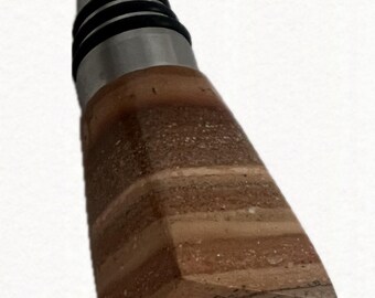 Tapón para vino – Metal y mármol, tallado a mano, Islas Caimán, 8,9 cm de alto, excelente estado.