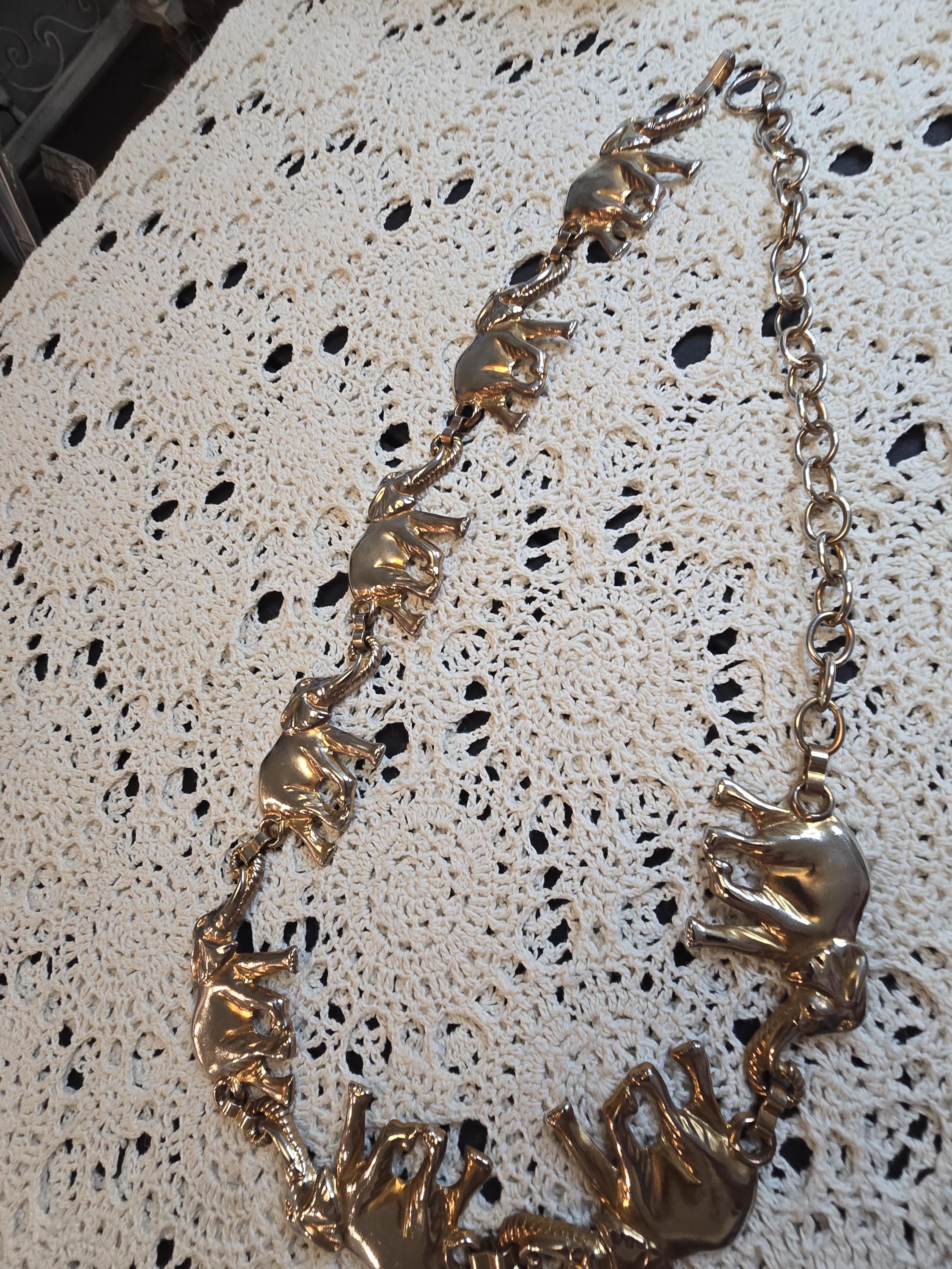 80s Vintage Gold Tone Metal Elephant Chain Link Belt 
