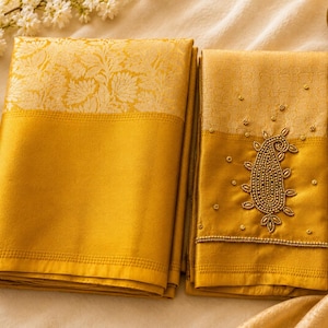 Sari dorado con blusa con bordado Aari (incluye dobladillo y pico, envíos a EE. UU.)