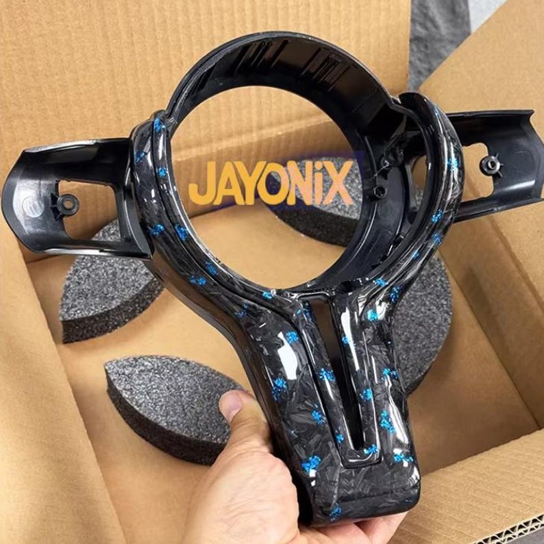 Anpassad blå smidd rattkåpa i kolfiber för BMW M-serien och M Sport | Passar F80 F82 F10 F06 F12 F13 F15 F16 | Ingen krockkudde bild 3